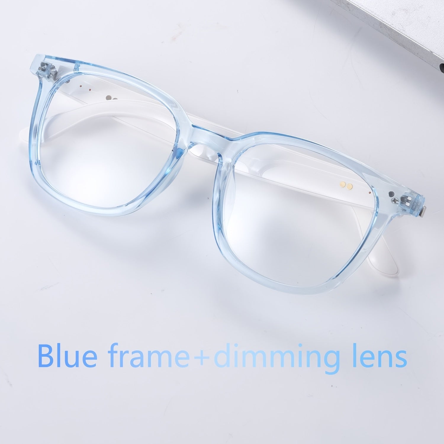 New Smart Glasses with Auto-tinting Lenses That Automatically Transform into Fashion Glasses in Sunlight. Built-in Microphone and Speaker for HD Voice Calls and HiFi Music Quality. Smart Audio Glasses, Ideal for Sports, Driving, Fishing, and Daily