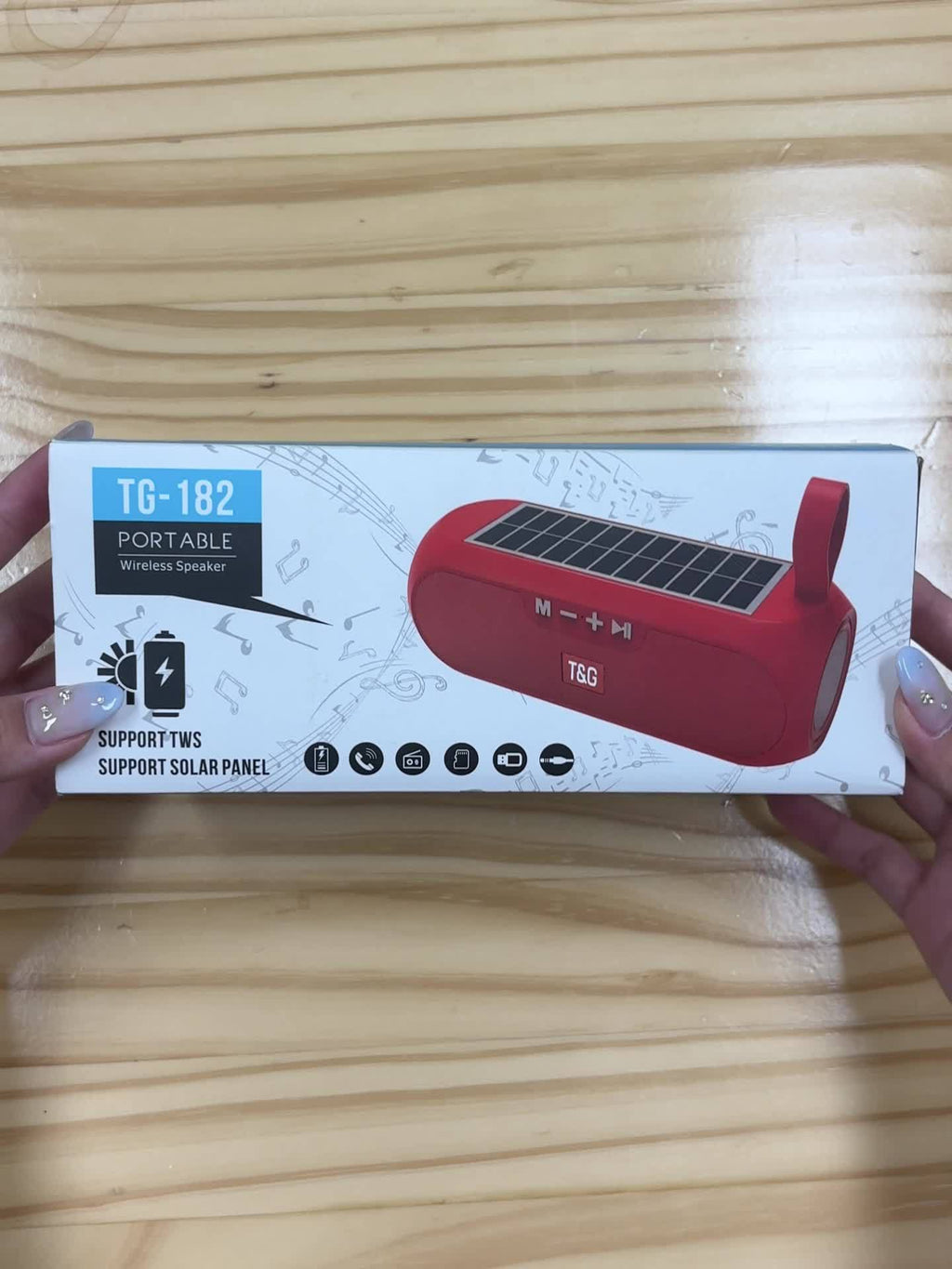 TG182 Solar Speaker Is a Wireless Outdoor Speaker That Connects to Mobile Phones, Tablets, Computers, And Tvs. It Features a 10W USB Portable Design, Supports TF Cards, FM Radio, And Has an Auxiliary Input