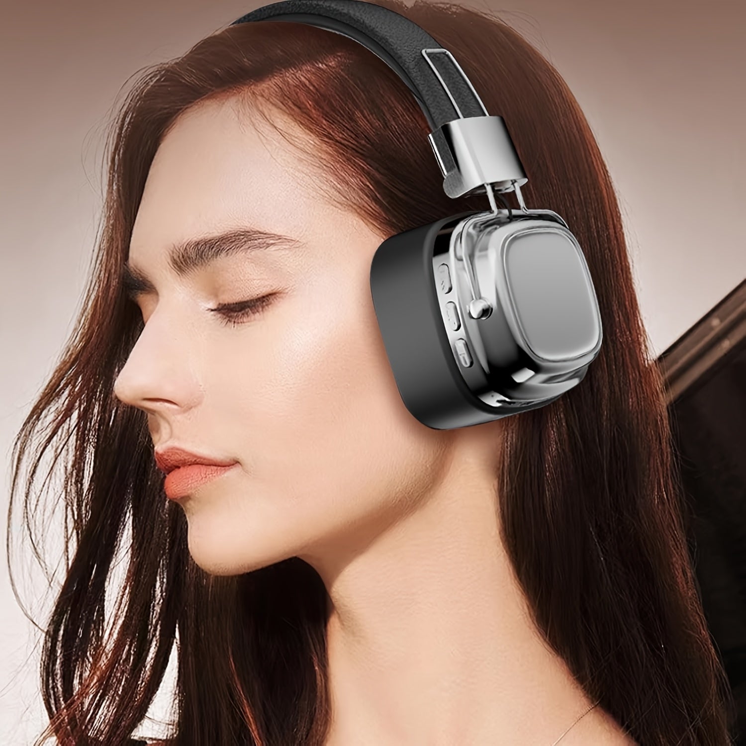 Wireless Over-Ear Headphones with a Battery Life of Up to 12 Hours, Featuring a Microphone, Suitable for Gym Use, And Compatible with Ios And Android Devices, As Well As Computers And Laptops